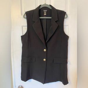 Flirtatious, young, contemporary, black vest EUC size large